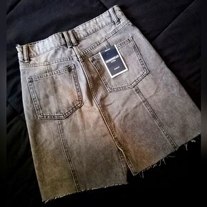 NWT Denimwear 1974 Gray Denim Skirt 30